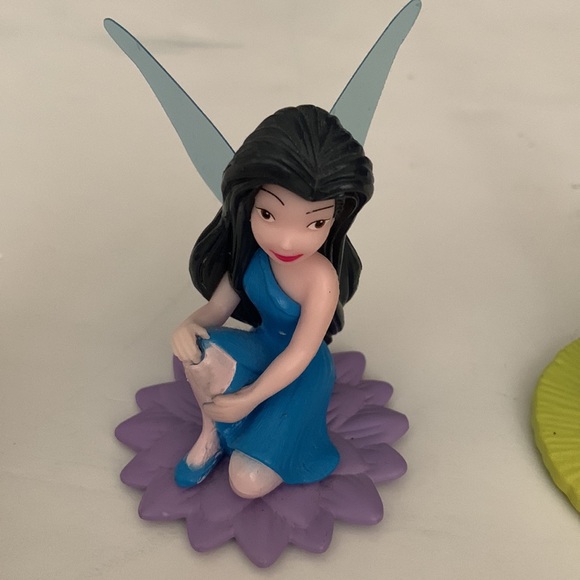 Tinker Bell and friends, figurines, and stamps - Picture 3 of 12